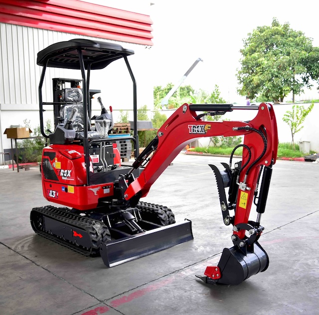 TREX_excavator-T1.3L-frontred-1
